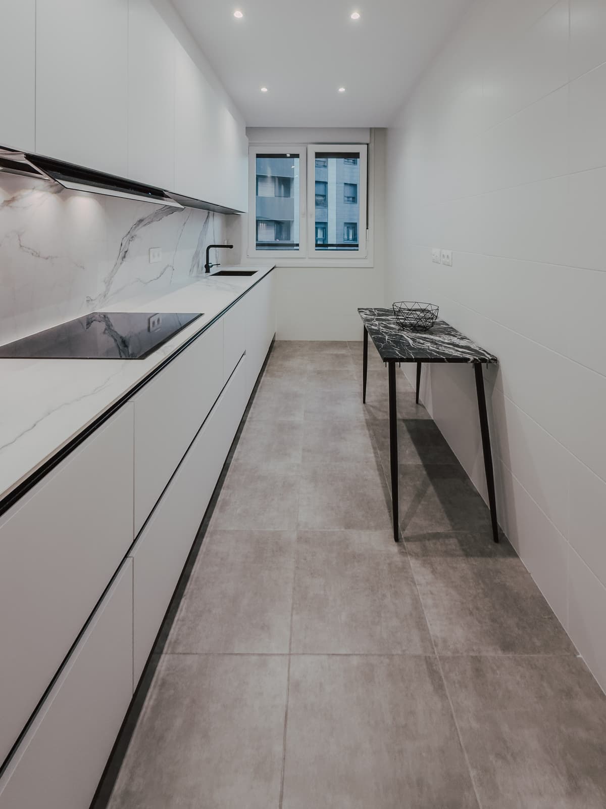 Cocina minimalista en Galleteras · vista 5