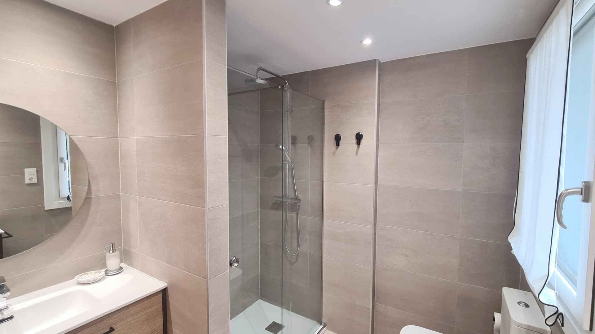 Baños en Getxo integrados en la reforma de la vivienda - referencia visual 1 en Getxo