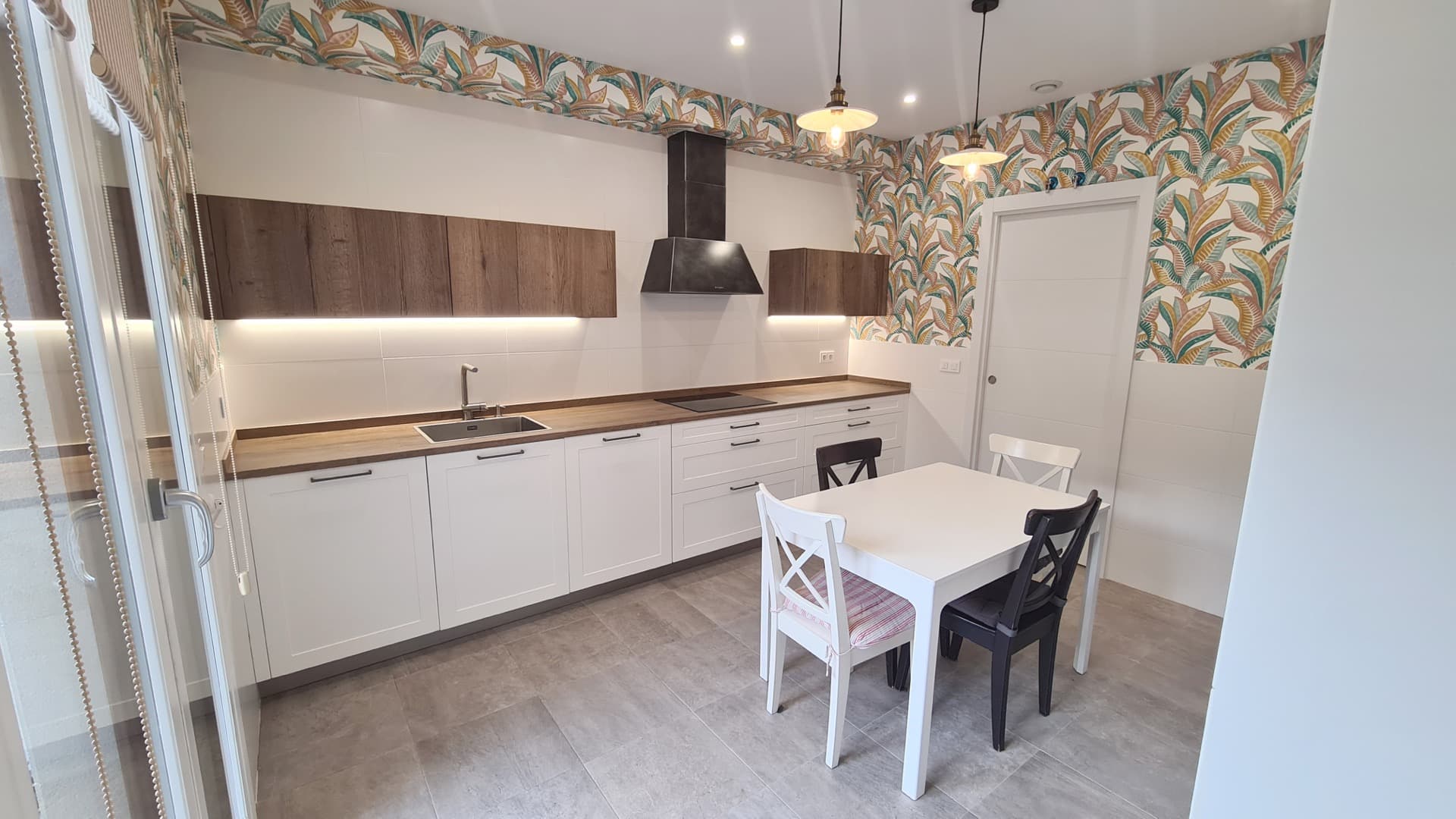 Cocina con materiales naturales