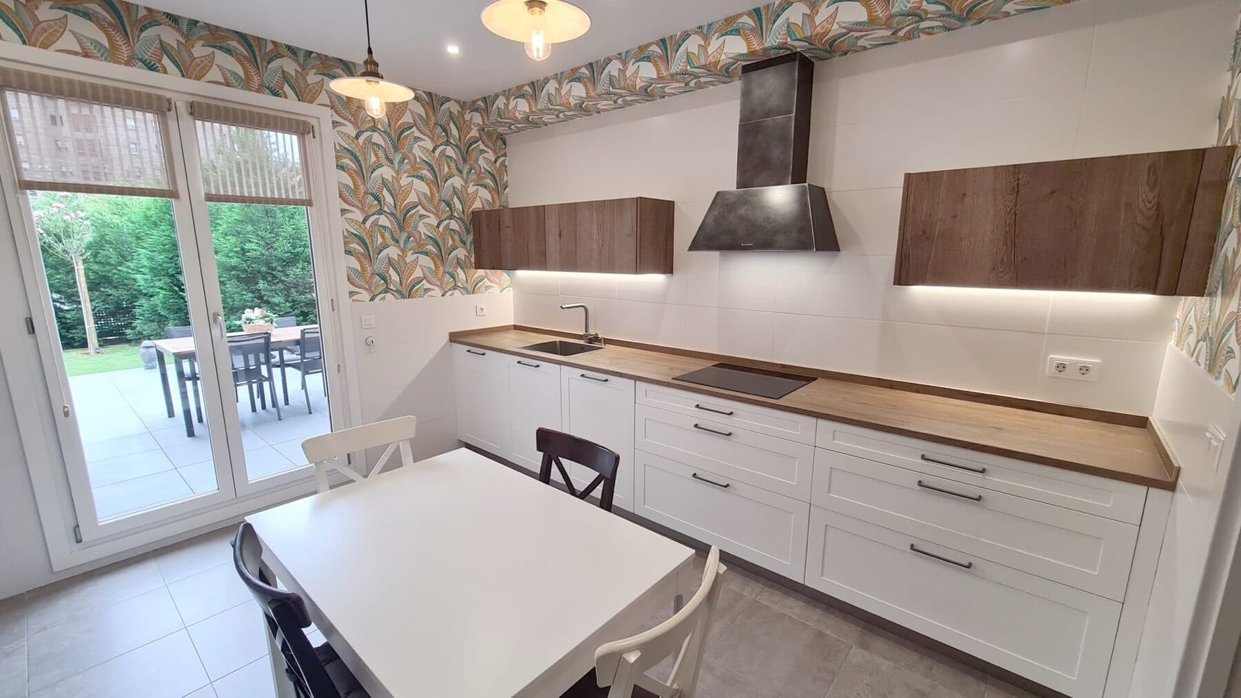 Cocina moderna diseñada por Suiteak en Getxo
