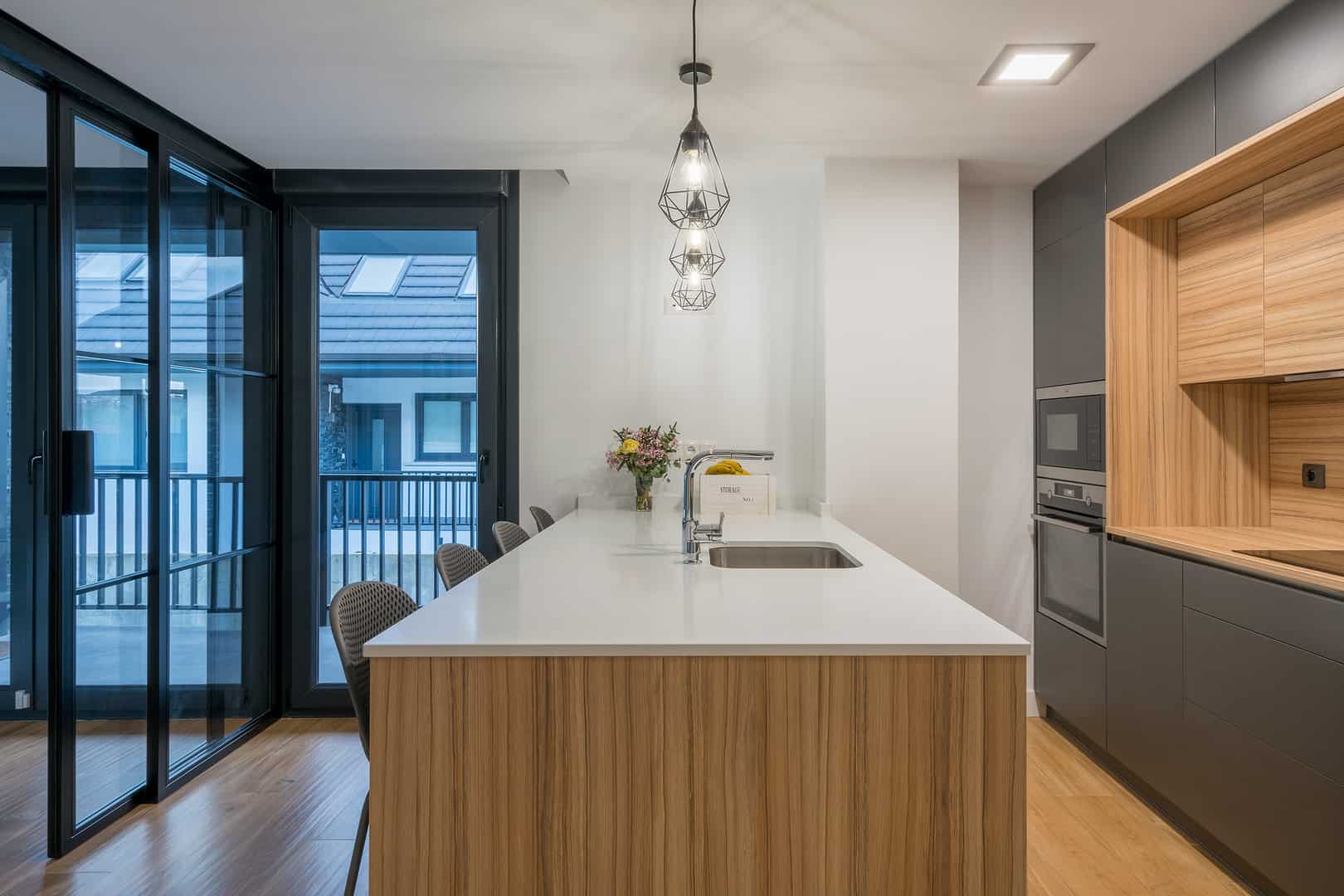 Cocina moderna antracita en Bilbao