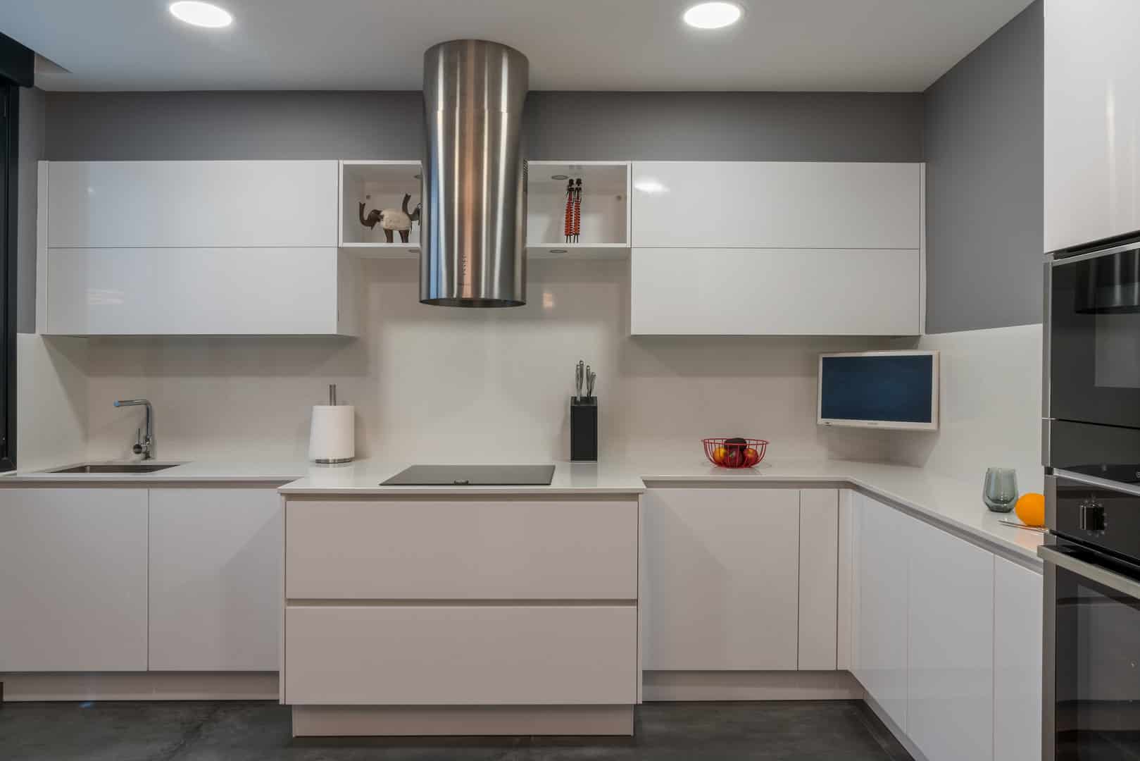 Cocina con Cajoneros de 120cm a Medida - Imagen 4