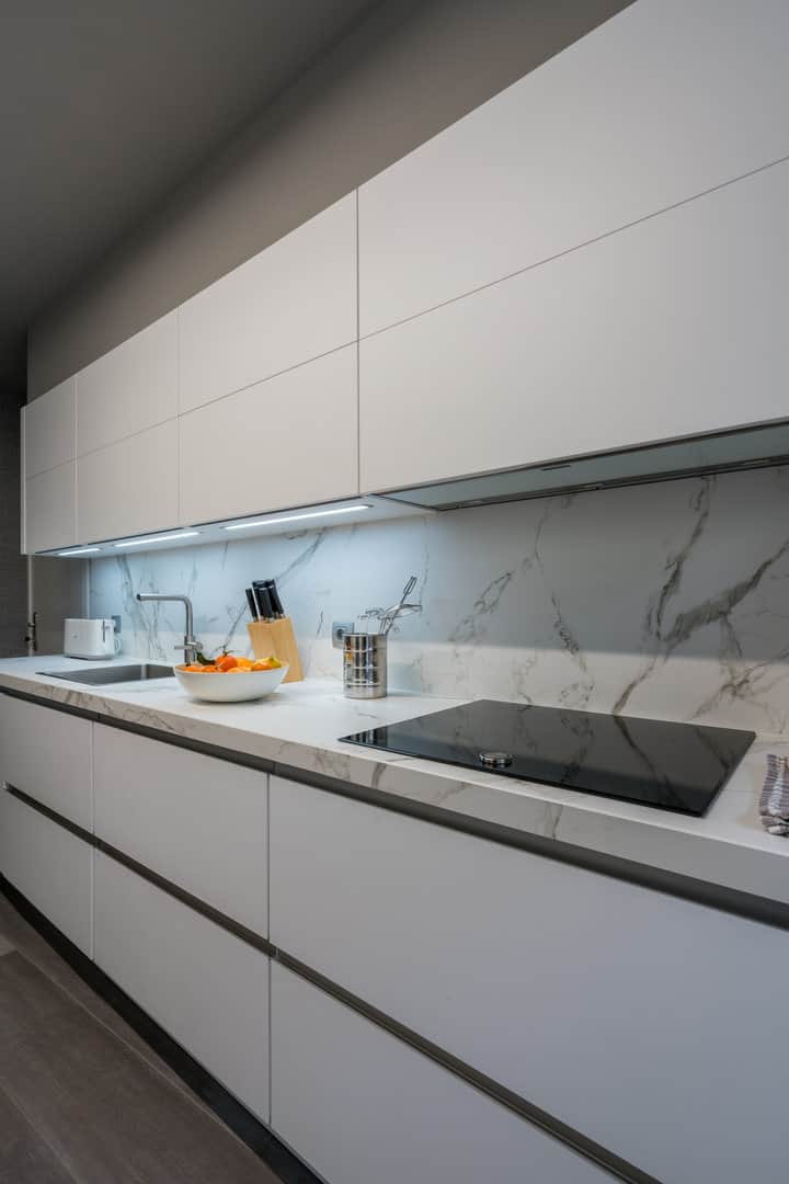 Cocina con entrepaño amarmolado - Imagen 3