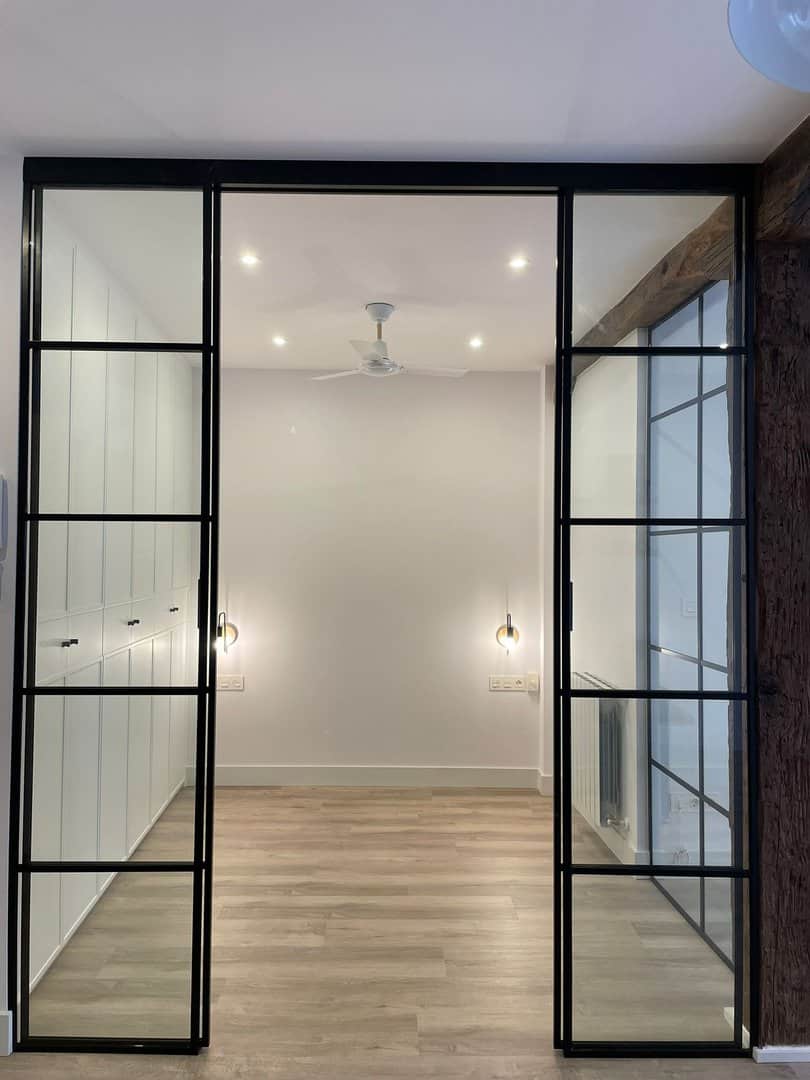 Cocina gris en L - Imagen 2