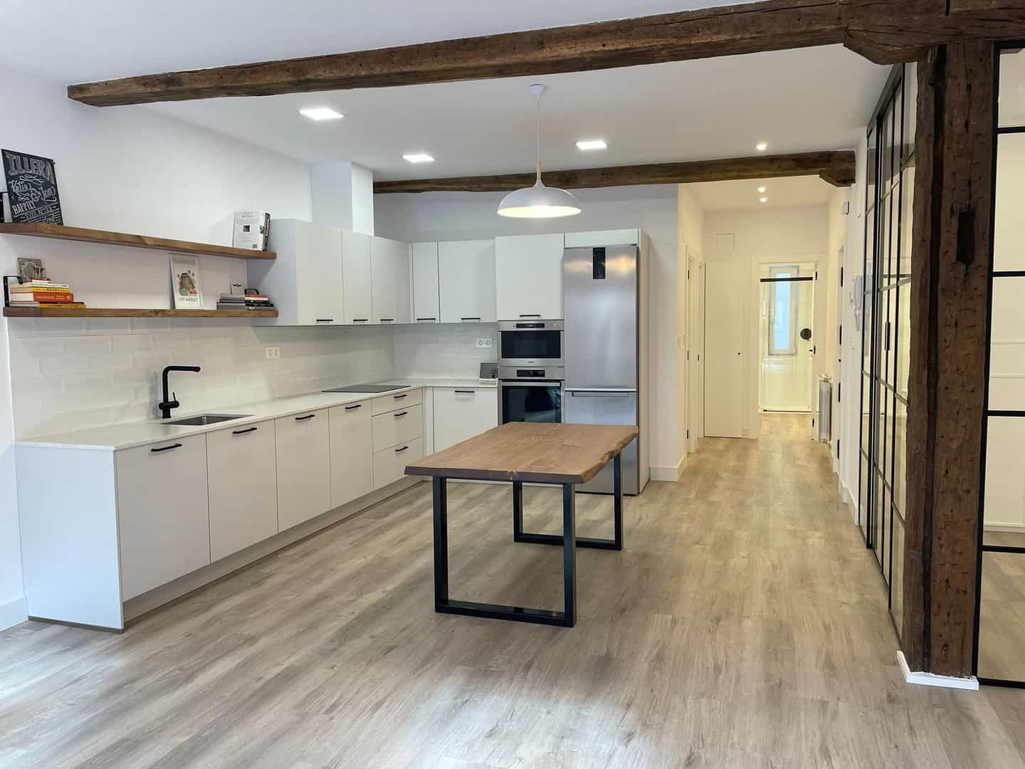 Cocina Gris en L con Personalidad - Imagen 4