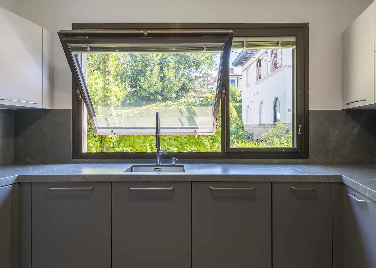 Encimera y entrepaño porcelánico - Imagen 9