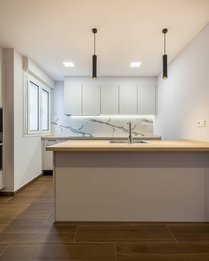 Encimera estratificada de aspecto madera - Imagen 6